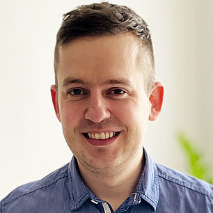 Dr. Lukas Faksa